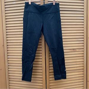 Lululemon Athletica Black Crop Leggings size 6